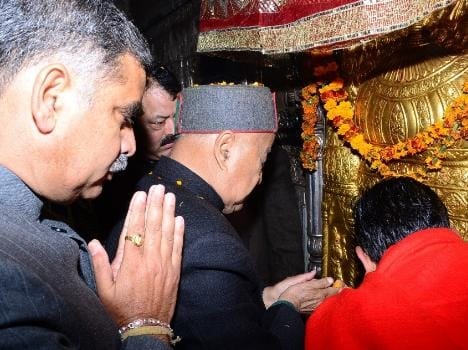 cm virbhadra singh worship at jwala ji temple1